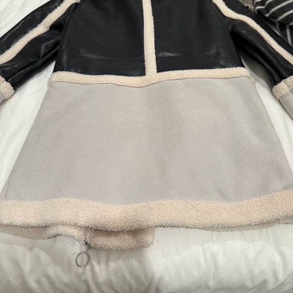 Women's Black and Cream Shearling Jacket - Picture 12 of 12